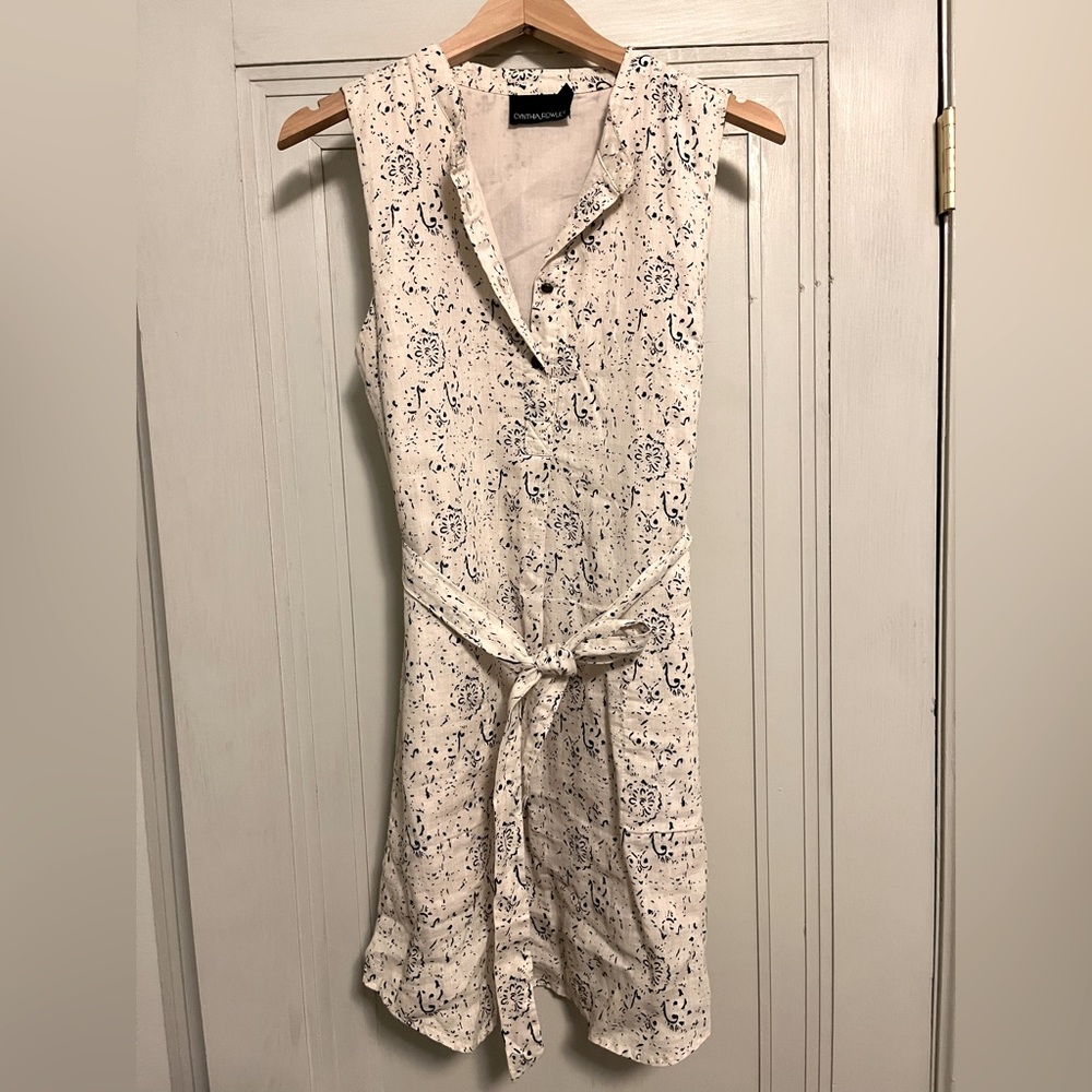 Sleeveless linen dress
